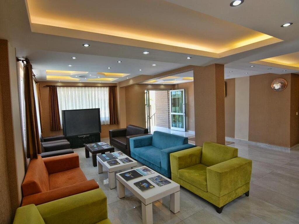 Airport Guelluek Otel Milas Kültér fotó